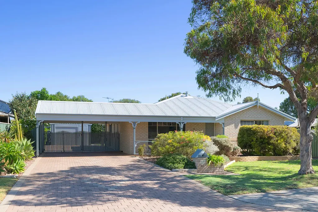 West Busselton 4房  Room for the Kids, Shed for the Toys - West Busselton Winner