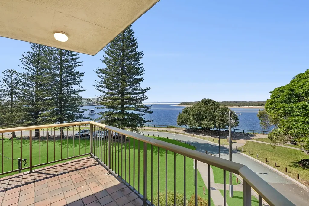 Golden Beach 3Kwarto Tightly held beachside unit - Ready to move in!  - REF: 4467