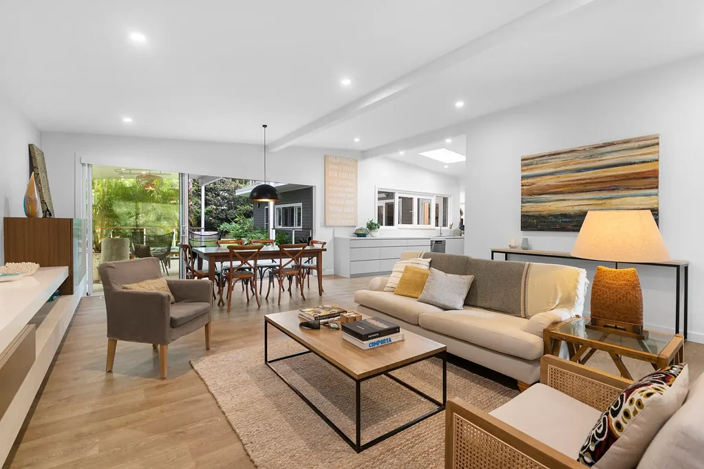 Renovated 3 bedroom furnished home in Avalon