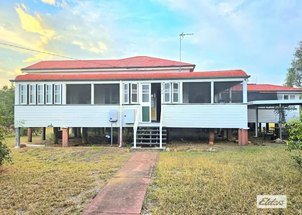 Miles 3Zimmer Own a Piece of Miles History – A Beautifully Preserved Queenslander on Half an Acre