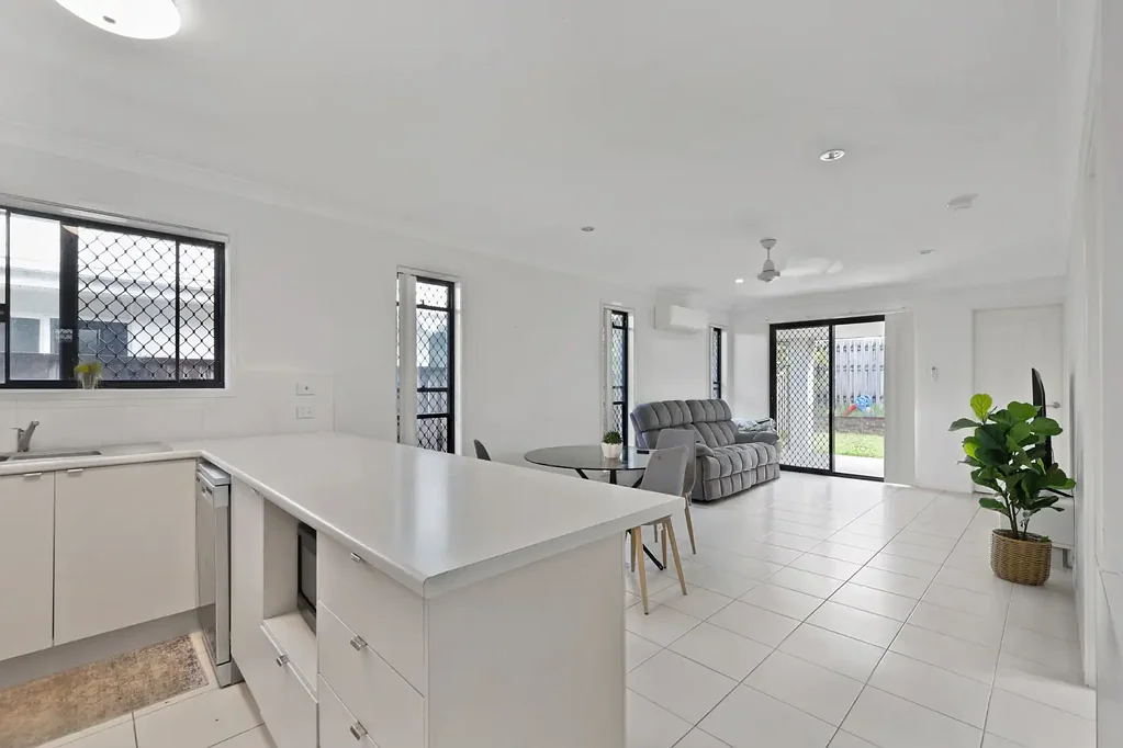 Blacks Beach 4غرفة نوم High-Growth Location, Low-Maintenance Investment