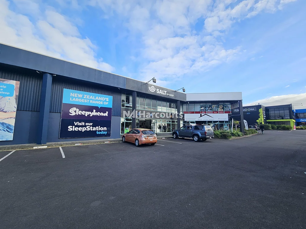 Wairau Valley Standout Link Drive Showroom