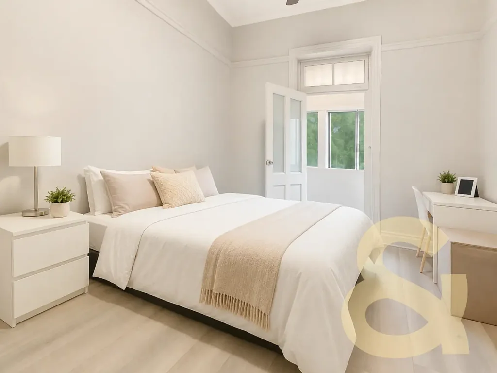 4-Bedroom Gem By The Beach