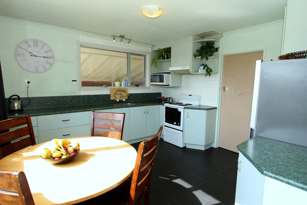 17 Humber Street, Clifton, Invercargill, 3 Bedrooms, 1 Bathrooms