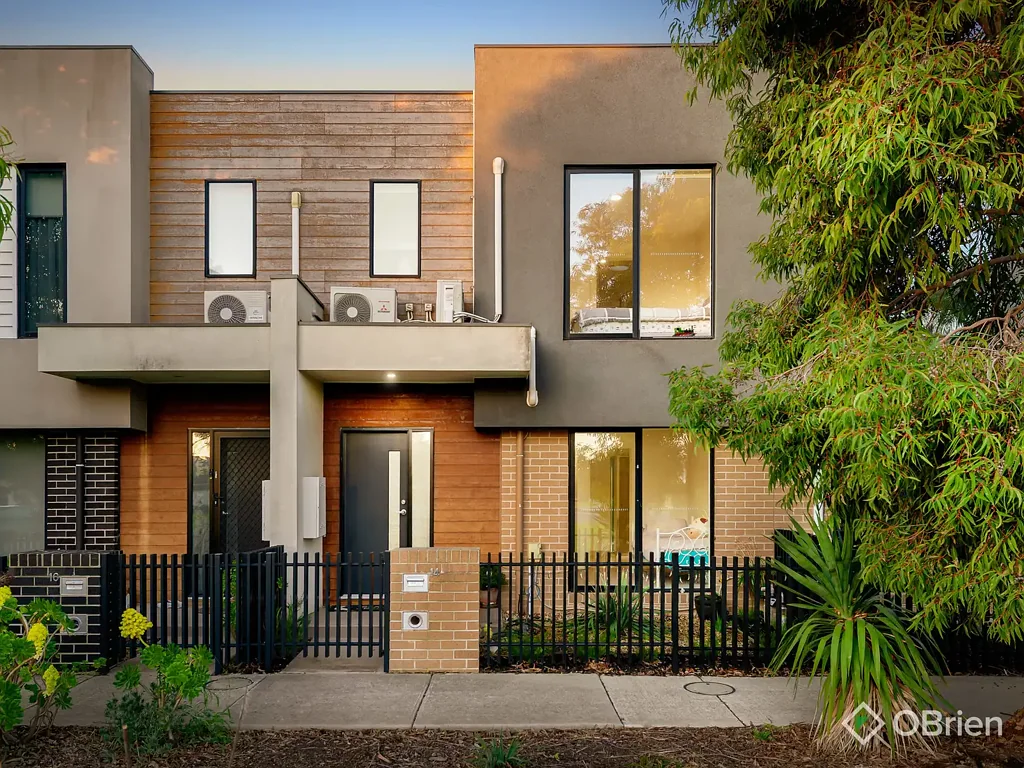 14 Valiant Walk, Williams Landing, VIC 3027