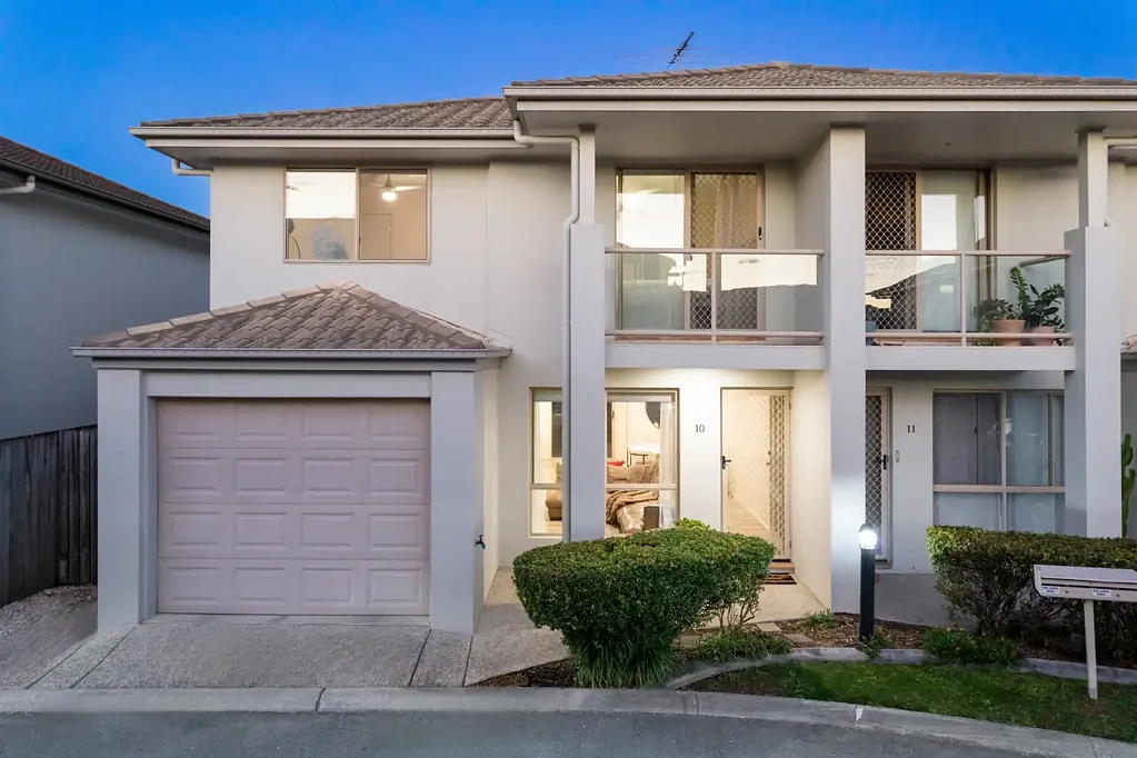 Wakerley 3chambre Beautiful 'Bayside' townhouse