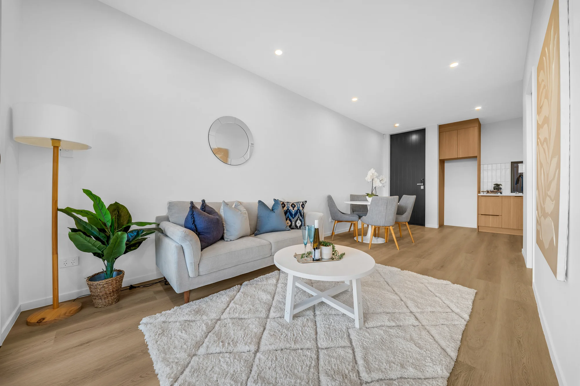 Flat Bush 3房  Premium New Build with Reserve Views!