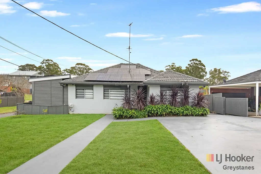 Greystanes 4ห้องนอน AUCTION - THE SURPRISING FEATURE PACKED CORNER ON TAYLOR!!! OPEN SATURDAY AT 10: