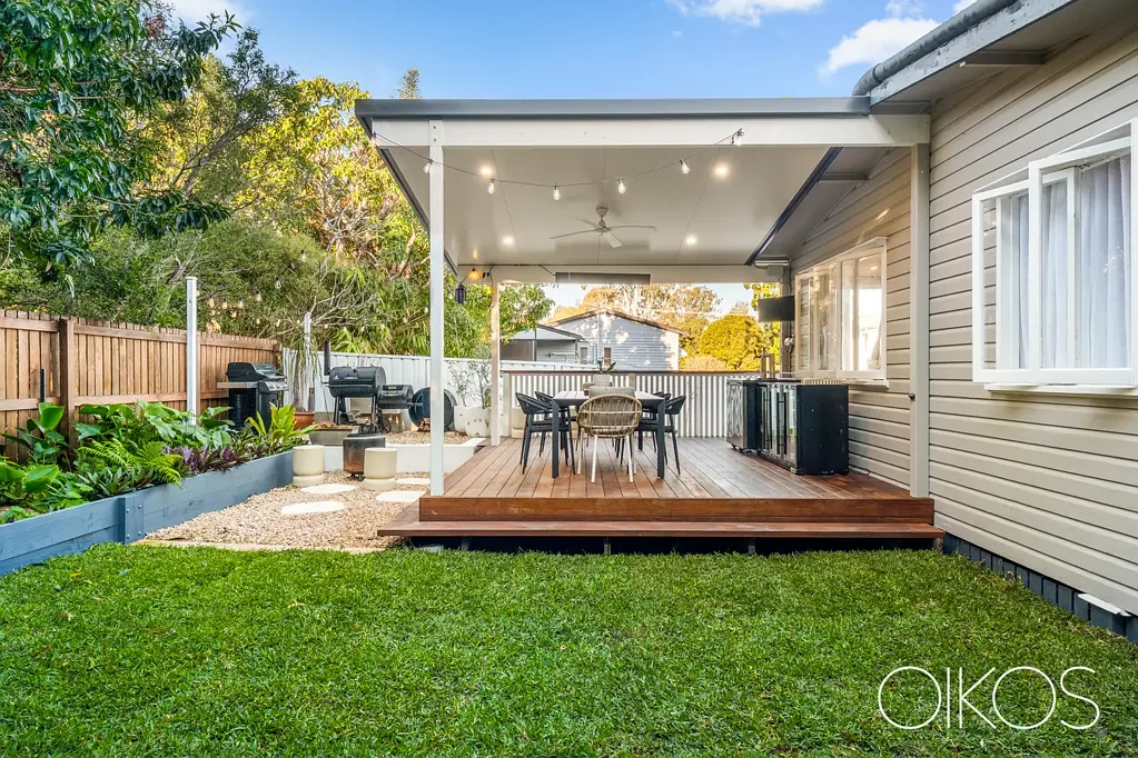 Enoggera 3ਬੈੱਡਰੂਮ BEAUTIFULLY RENOVATED POST-WAR WITH PICTURESQUE OUTDOOR LIVING
