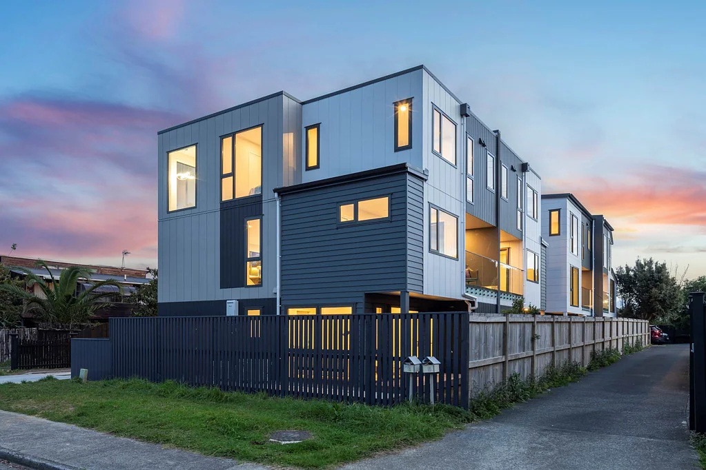 Takapuna 4Phòng ngủ Secure Your Dream Home in Central Takapuna