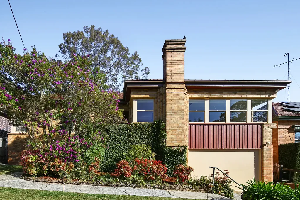 Chatswood 3બેડરૂમ Ripe For Renewal Or Rebuild, Steps To The Best Of Chatswood
