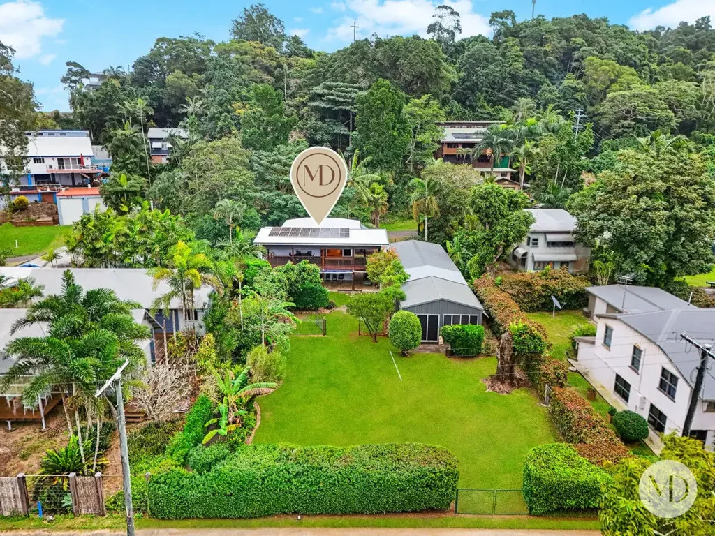 8 Ann Street, Flying Fish Point, QLD 4860