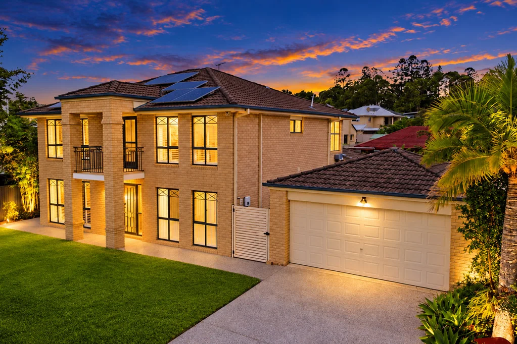 Eight Mile Plains 5ਬੈੱਡਰੂਮ Stylishly remodelled 2-storey with 4 living zones & 5 beds!
