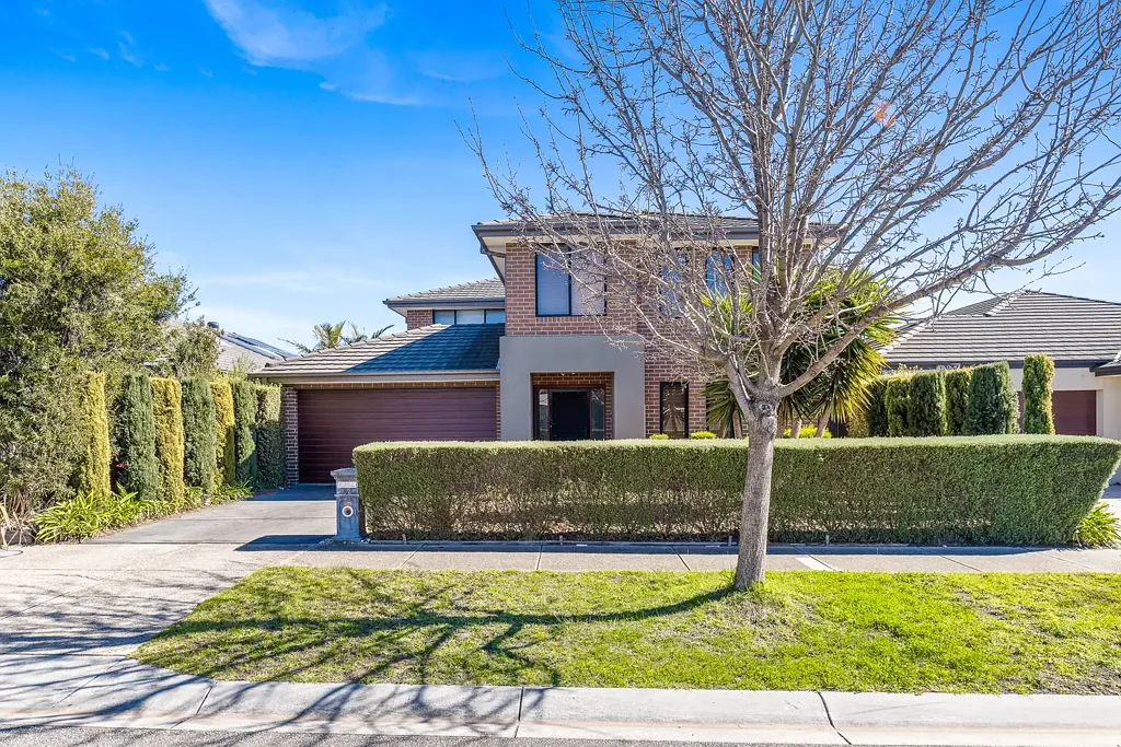 Spacious 4-Bedroom Plus Study Family Home in Prime Cranbourne West Location