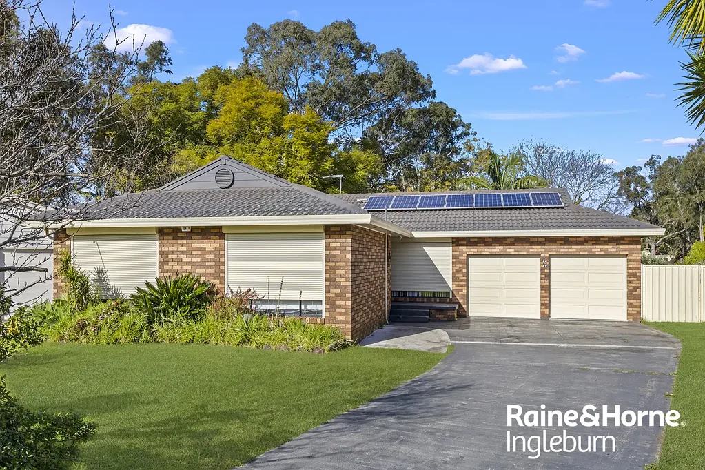 Macquarie Fields 3房 黄金地段宽敞地块上的卓越家庭生活 Exceptional Family Living on an Expansive Parcel in a Prime Location