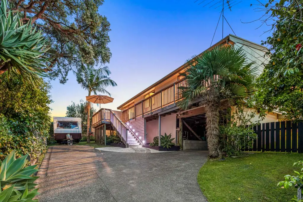 1/32 Kenneth Hopper Place, Manly, Rodney, Auckland