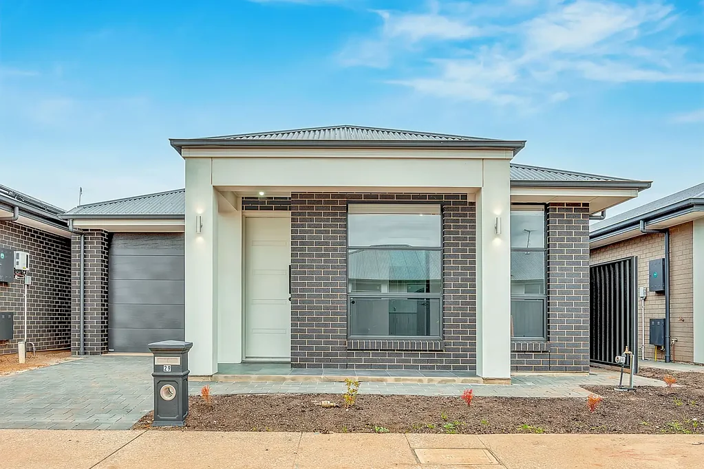 Modern Family Living in the Heart of Angle Vale
