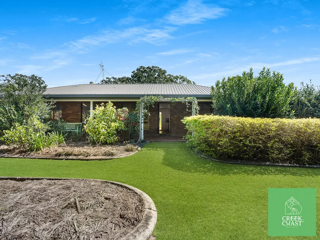 Cooloola Cove 4 Bedroom Coastal Charm Meets Modern Comfort – 74 Endeavour Drive, Cooloola Cove