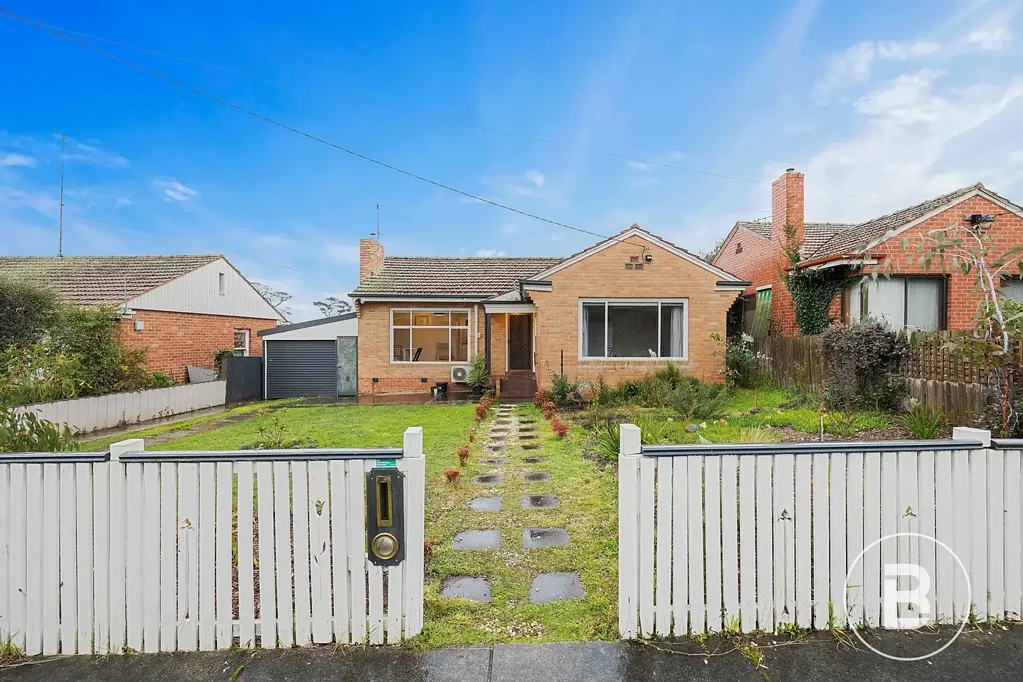 THREE BEDROOM FEDERATION HOME IN CENTRAL LOCATION