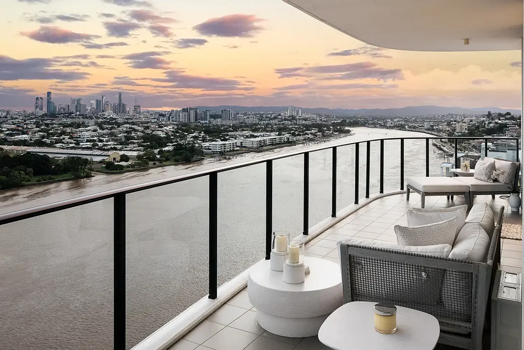 Hamilton 4ਬੈੱਡਰੂਮ The Pinnacle of Penthouse Perfection, Curated for the Luxury Connoisseur