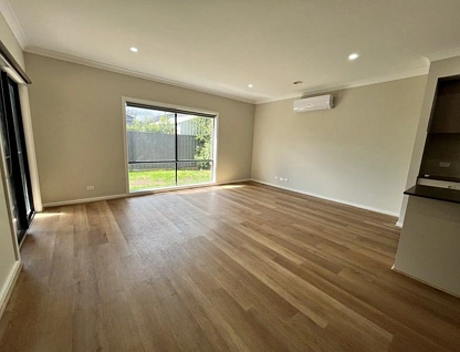 10 Mossman Grove, Cobblebank, North West Melbourne, 4房, 2浴, House