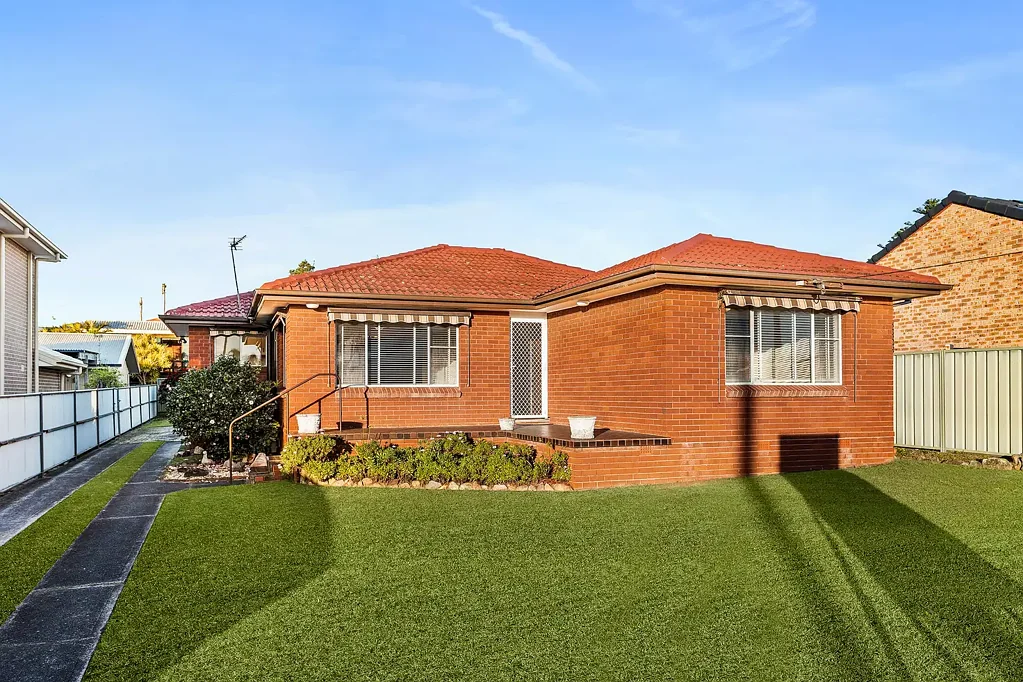 Warilla 3غرفة نوم Prime Beachside Opportunity with R3 Zoning