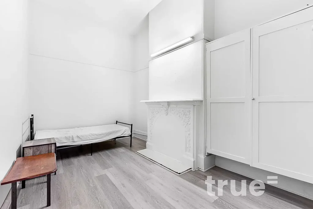 FURNSIHED STUDIO IN IDEAL LOCATION