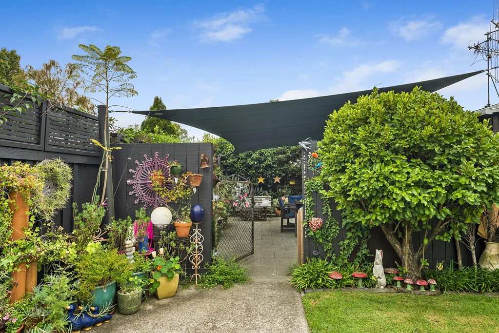 Tauranga South 2 Bedroom Stylish Avenues Home Must Be Sold!