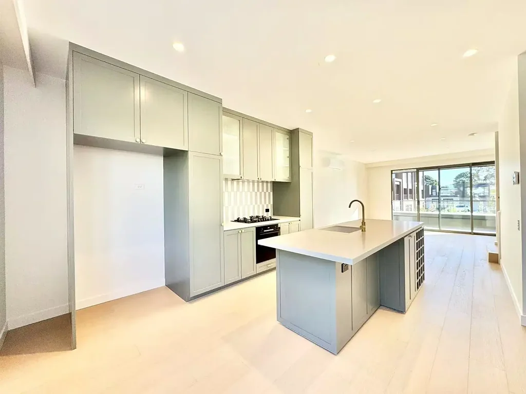 Brand New Luxury Townhouse in Glen Waverley's Most Sought-After Location