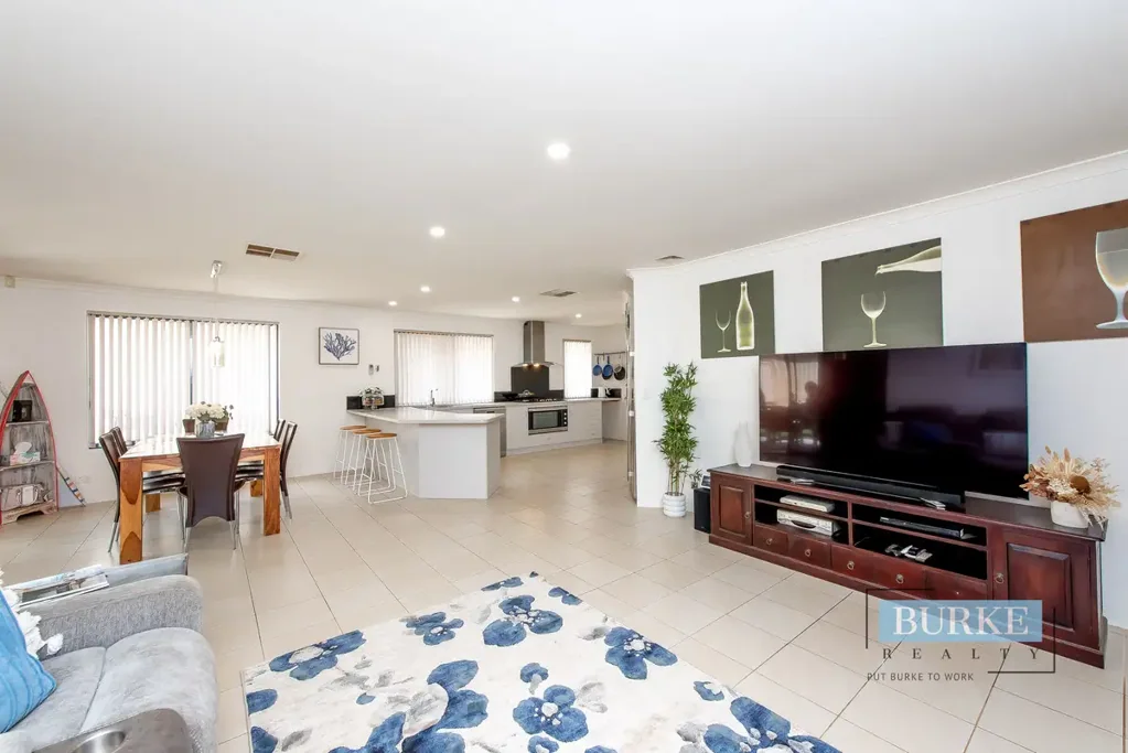 Butler 4침실 SPACIOUS - STYLISH - LOCATION!