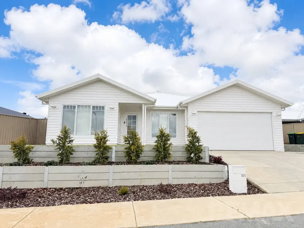 Stylish Near New Family Home!