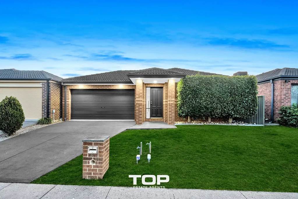 67 Broad Oak Drive, Cranbourne East, VIC 3977