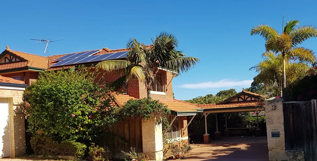 Mount Claremont 5Kwarto Prime Opportunity! Elegant Family Living in Prestigious Mount Claremont