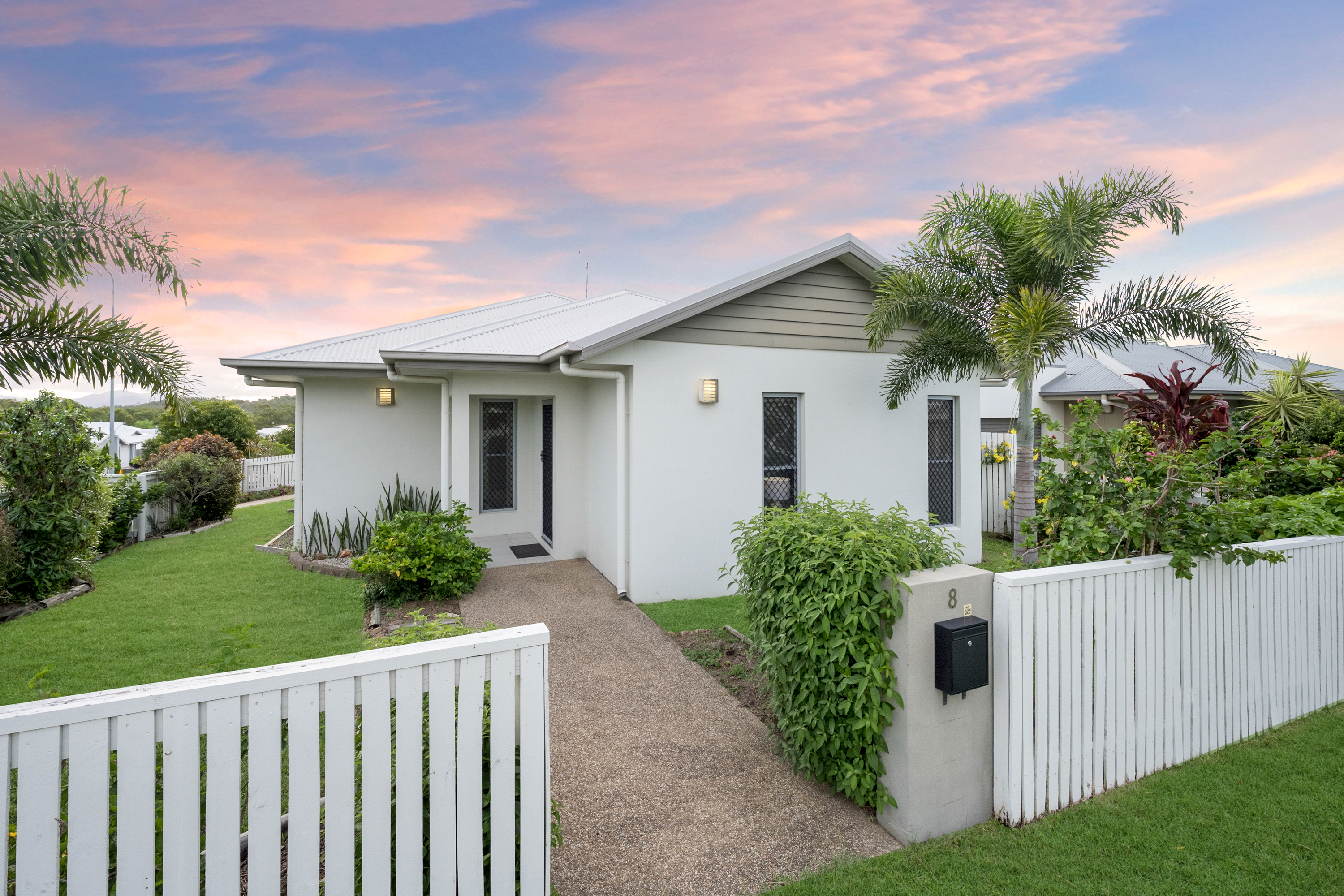 8 COBBLESTONE ST, COSGROVE QLD 4818, 0 rūma, 0 rūma horoi, House