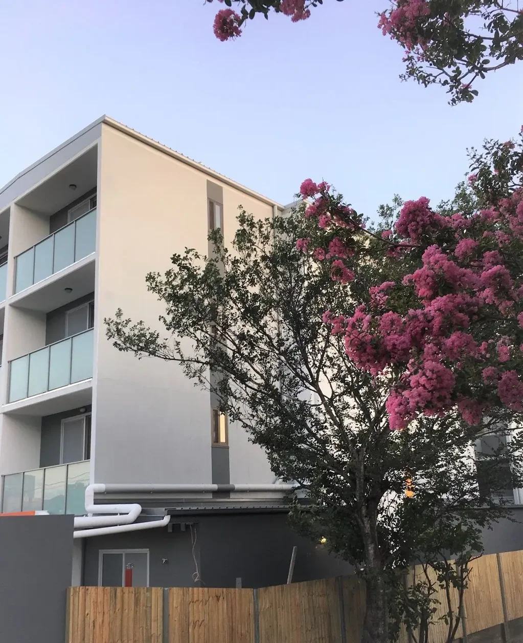 Fully furnished STUDIO for rent in Woolloongabba central