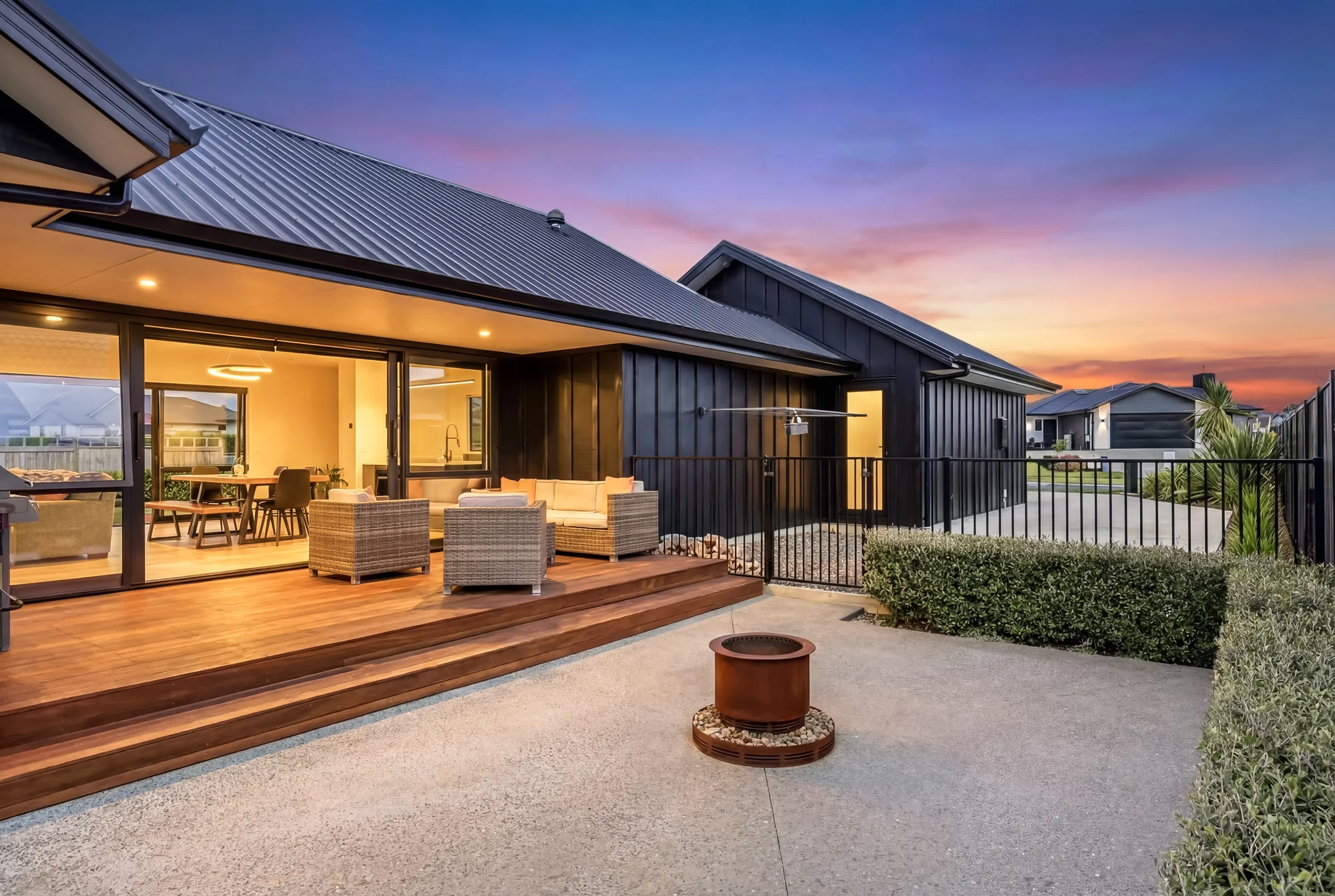 Wharewaka 3房 A Cedar Masterpiece with Space, Light, and Style