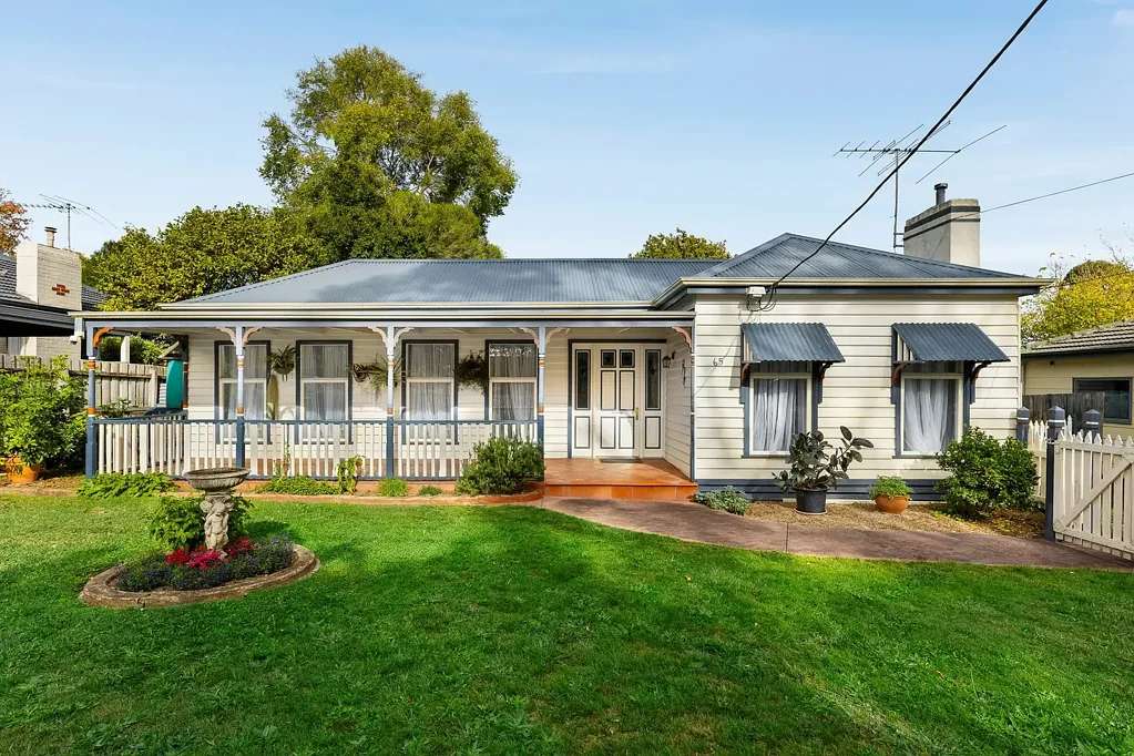 Family Comfort & Entertainer's Delight.