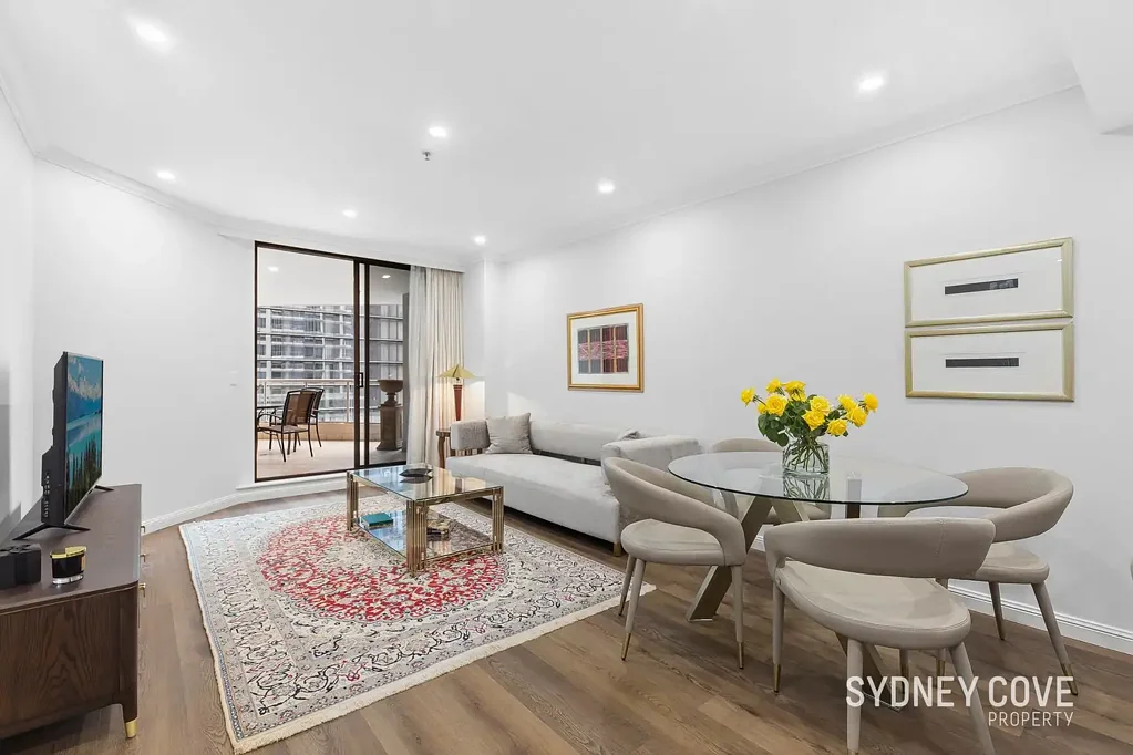 EXECUTIVE WEST FACING ONE BEDROOM APARTMENT | Furnished
