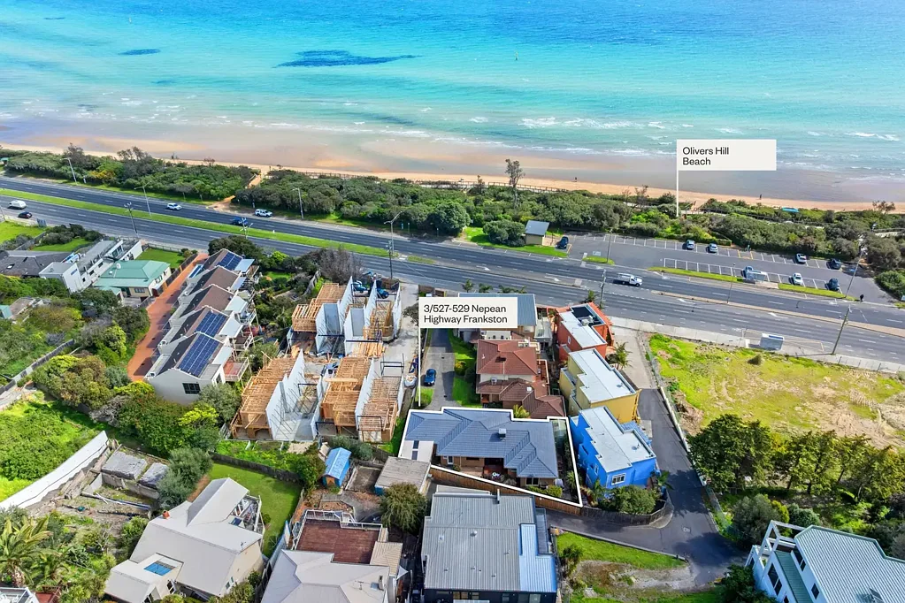 Frankston 3房 地理位置、生活方式和海湾美景 Location, Lifestyle and Bay views
