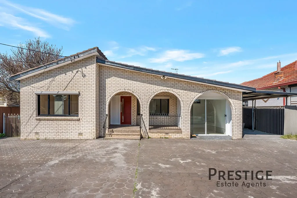 Fairfield West 4Habitaciones Renovated Home with Extra Living Space $1400_PRR/PW