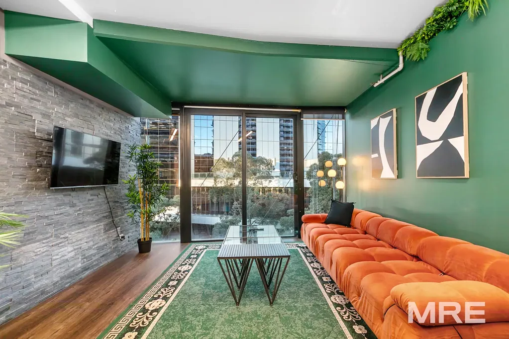 Eclectic living in Docklands