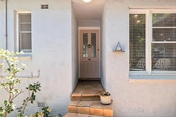 11 Cross Road, Burraneer