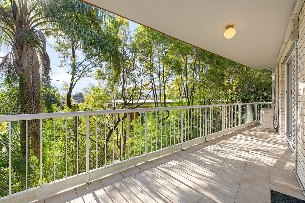 Coorparoo 2कमरा Open homes are back on
Light, Space and Lifestyle in Prime Coorparoo Location
Fantastic value don't miss out