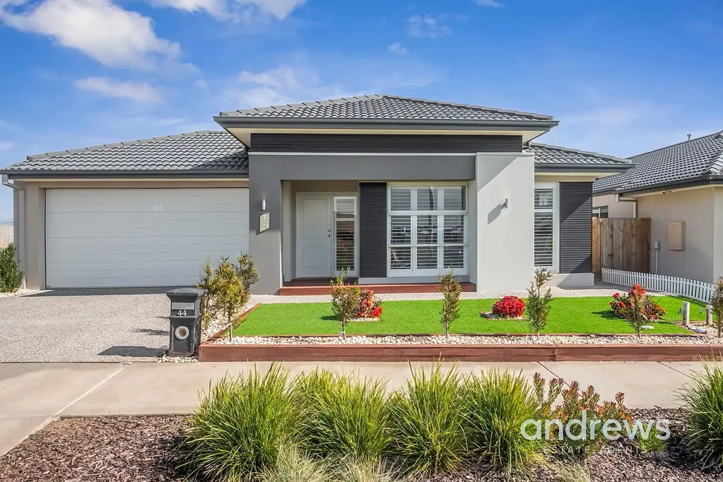 Armstrong Creek 4房  NEAR NEW, QUALITY BUILT IN NEW STOCKLAND'S BANKSIA ESTATE