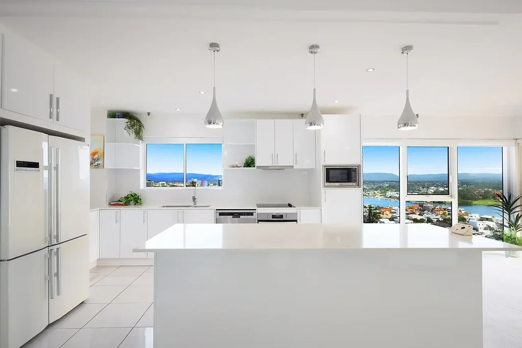 Surfers Paradise 3 Bedroom Oversized High Floor Residential Unit With Fabulous Views That Can Never Be Built Out