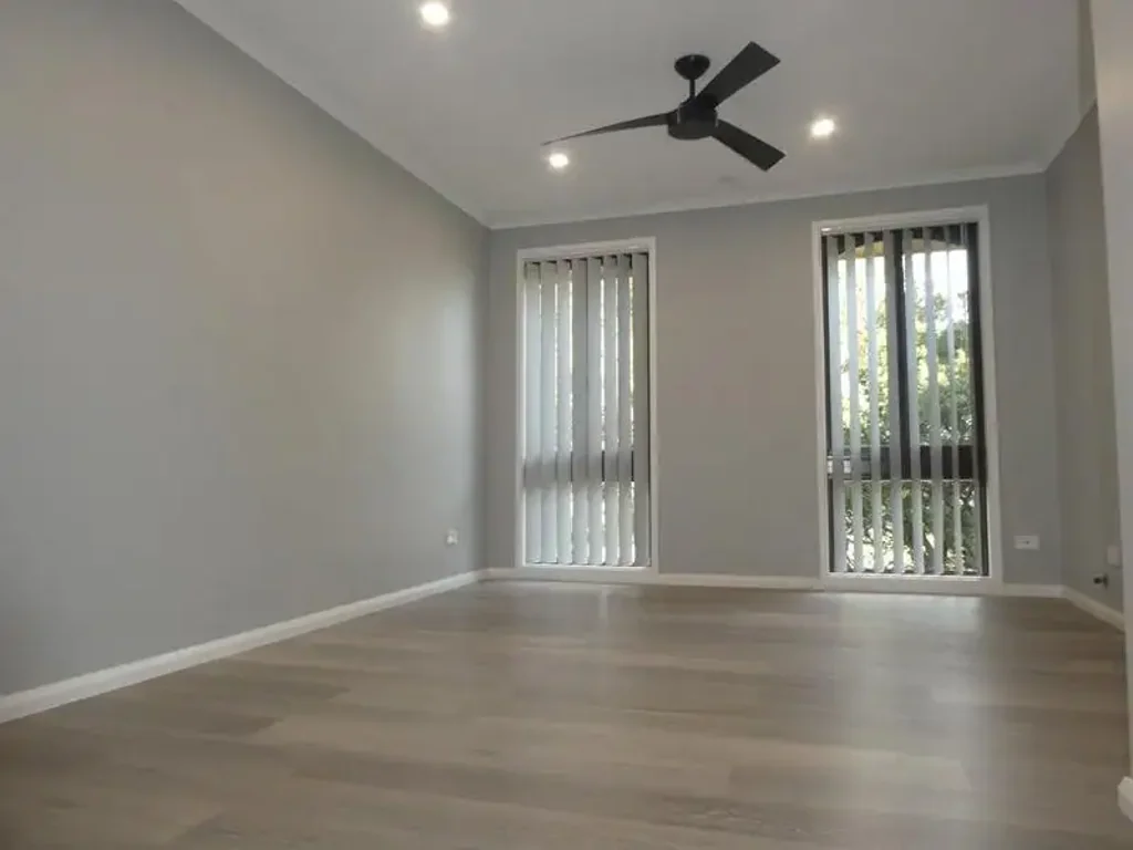 SPACIOUS 3 BEDROOMS HOUSE
