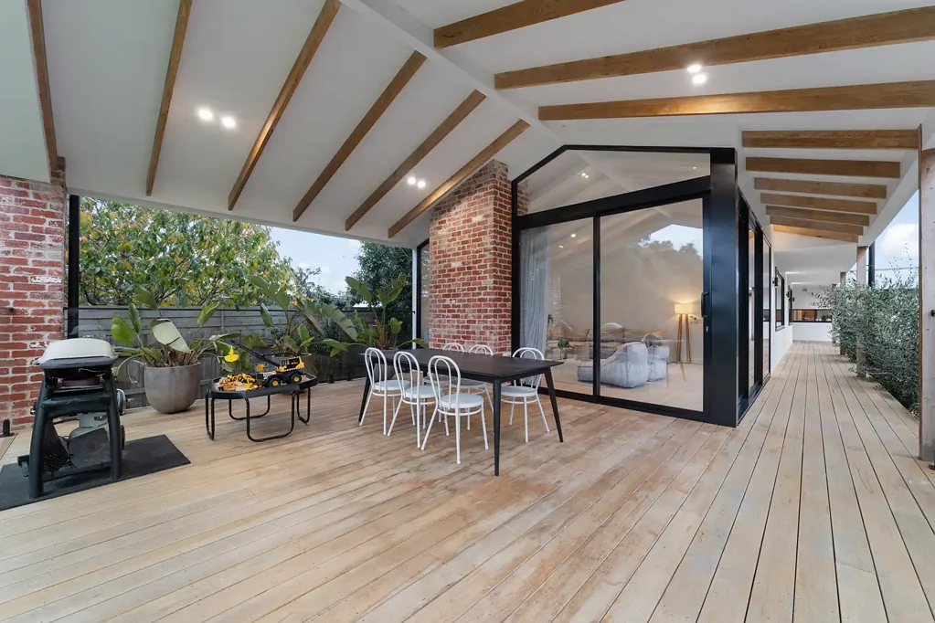 Crib Point 4 Bedroom Contemporary Family Entertainer with Self-Contained Studio, Wellness Retreat and Expansive Grounds