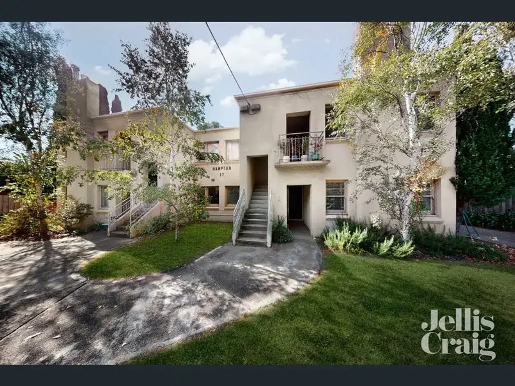 TWO BEDROOM LOCATED NEAR THE BAY