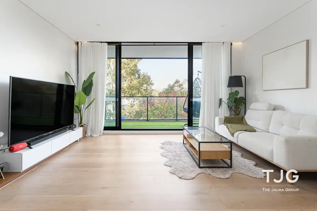 Rouse Hill 2房 湖景阳台 私人车位 Smeg电器 地铁便捷 高层宽敞 中心购物区 度假村设施 Modern Lifestyle Apartment in the Heart of Rouse Hill - Walk to Metro & Town Centre