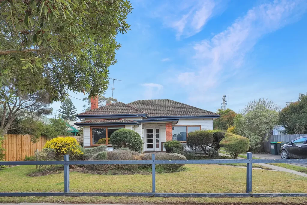 Bairnsdale 3غرفة نوم Three Bedroom Home, 500 Metres from Railway Sation and CBD.